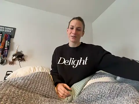 Snapshot of MissSwitch chatting on 01/03/25, 01:47 MissSwitch online show from 01/03/25, 01:47