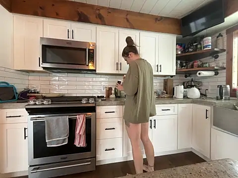 Snapshot of MissSwitch chatting on 01/17/25, 03:53 MissSwitch online show from 01/17/25, 03:53