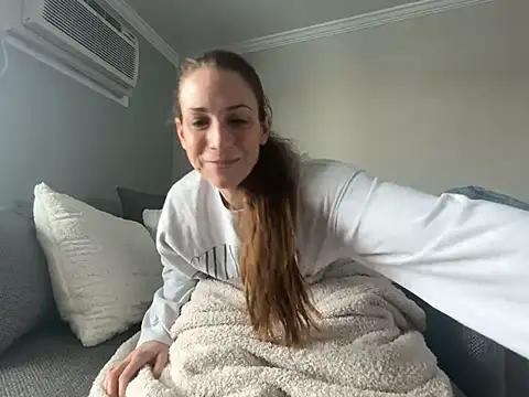 Snapshot of MissSwitch chatting on 03/07/25, 06:43 MissSwitch online show from 03/07/25, 06:43