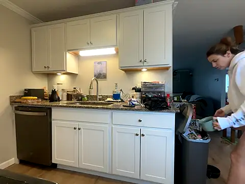 MissSwitch online show from 12/04/25, 02:37