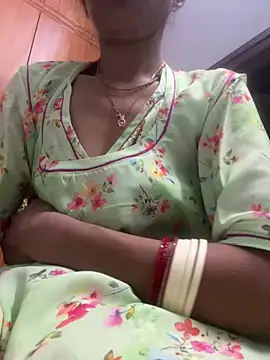 Snapshot of HotRiyacpl chatting on 12/19/25, 04:47 HotRiyacpl online show from 12/19/25, 04:47