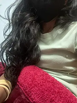 HotRiyacpl online show from 02/10/26, 05:39