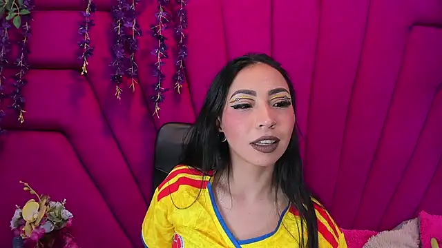 Snapshot of nathalia_pink chatting on 06/24/26, 03:49 nathalia pink online show from 06/24/26, 03:49