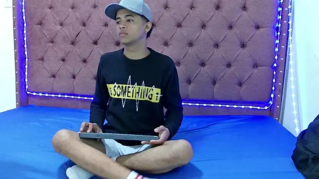 Snapshot of boys_yourparty chatting on 02/19/25, 01:50 boys yourparty online show from 02/19/25, 01:50