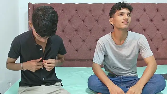 Snapshot of boys_yourparty chatting on 02/28/25, 01:25 boys yourparty online show from 02/28/25, 01:25