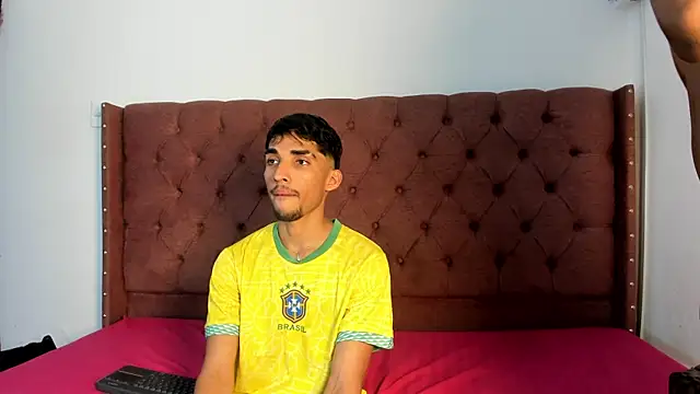 Snapshot of boys_yourparty chatting on 09/19/25, 01:12 boys yourparty online show from 09/19/25, 01:12