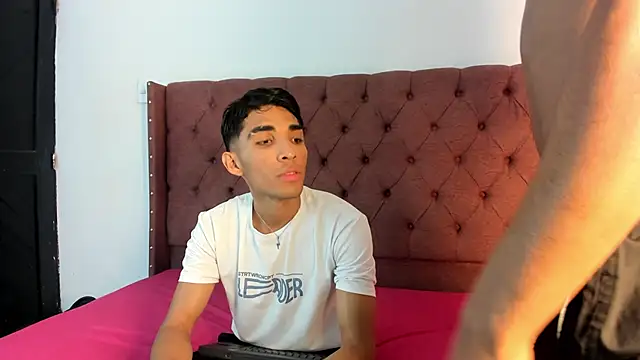 Snapshot of boys_yourparty chatting on 09/24/25, 01:03 boys yourparty online show from 09/24/25, 01:03