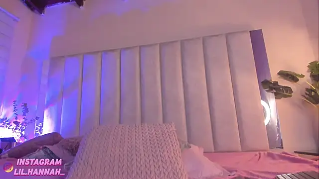 Snapshot of lil_hanna18 chatting on 02/21/25, 10:50 lil hanna18 online show from 02/21/25, 10:50