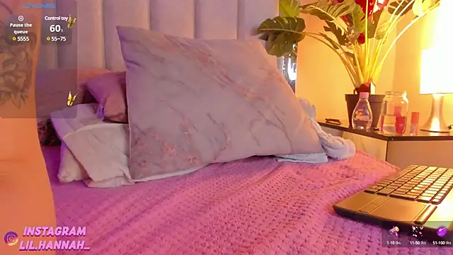 Snapshot of lil_hanna18 chatting on 03/21/25, 12:07 lil hanna18 online show from 03/21/25, 12:07