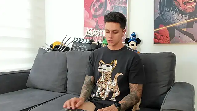 Snapshot of JeanBroc chatting on 10/30/25, 07:58 JeanBroc online show from 10/30/25, 07:58