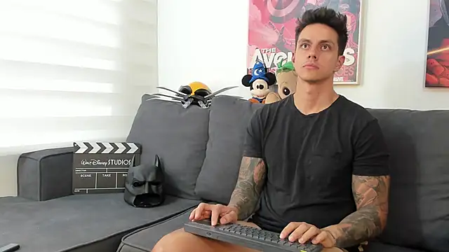 Snapshot of JeanBroc chatting on 11/04/25, 07:57 JeanBroc online show from 11/04/25, 07:57