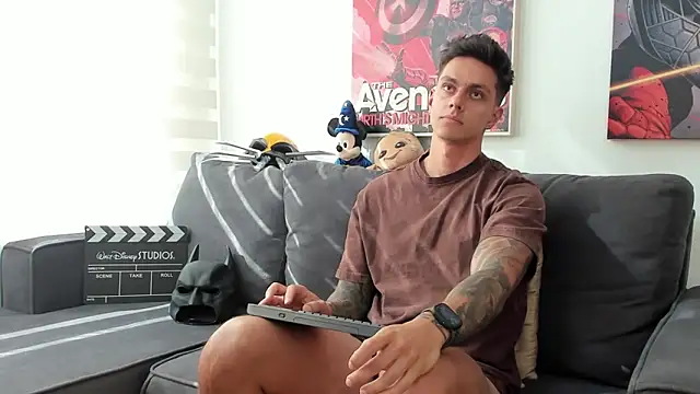 Snapshot of JeanBroc chatting on 11/07/25, 08:09 JeanBroc online show from 11/07/25, 08:09