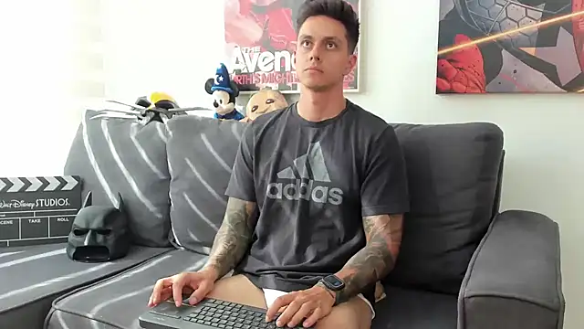 Snapshot of JeanBroc chatting on 11/08/25, 07:56 JeanBroc online show from 11/08/25, 07:56