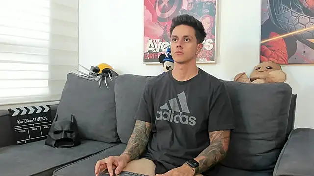 Snapshot of JeanBroc chatting on 12/15/25, 08:02 JeanBroc online show from 12/15/25, 08:02