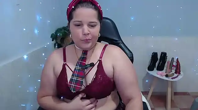 kiara scottt online show from 01/06/25, 08:03