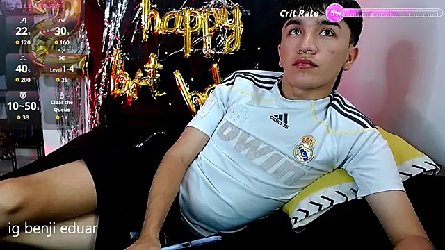 Snapshot of benji_hoter chatting on 06/12/26, 06:07 benji hoter online show from 06/12/26, 06:07