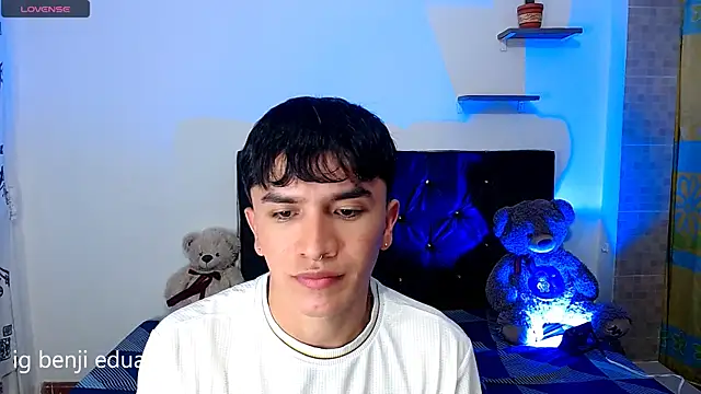 Snapshot of benji_hoter chatting on 07/04/26, 05:13 benji hoter online show from 07/04/26, 05:13