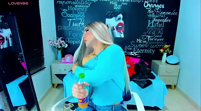 Snapshot of DarianaGia chatting on 12/11/24, 06:14 DarianaGia online show from 12/11/24, 06:14