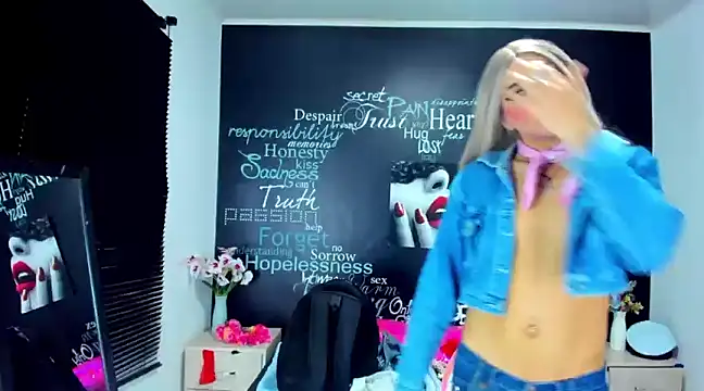 Snapshot of DarianaGia chatting on 12/12/24, 09:08 DarianaGia online show from 12/12/24, 09:08