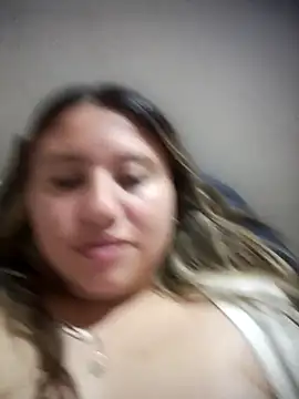 Snapshot of eimy_collinssss chatting on 12/14/25, 04:51 eimy collinssss online show from 12/14/25, 04:51