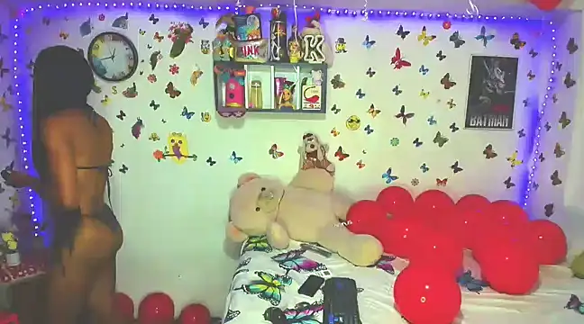 Snapshot of marianaoficial249701 chatting on 02/11/25, 12:48 marianaoficial249701 online show from 02/11/25, 12:48