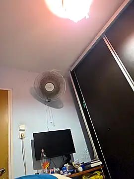 Snapshot of Chneor28 chatting on 01/08/26, 08:55 Chneor28 online show from 01/08/26, 08:55