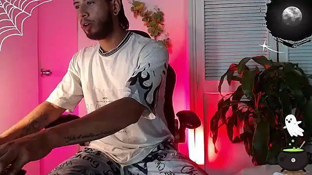 Snapshot of Colby_brown03 chatting on 10/10/25, 07:13 Colby brown03 online show from 10/10/25, 07:13