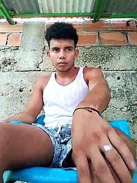 Snapshot of alex_candela chatting on 10/27/25, 01:48 alex candela online show from 10/27/25, 01:48