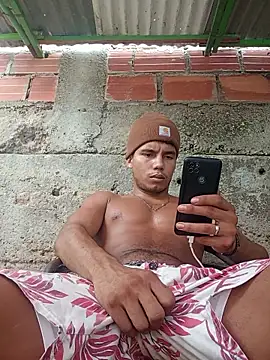 Snapshot of alex_candela chatting on 11/13/25, 04:39 alex candela online show from 11/13/25, 04:39