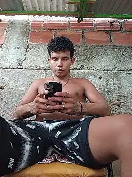 Snapshot of alex_candela chatting on 11/27/25, 08:22 alex candela online show from 11/27/25, 08:22