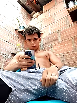 Snapshot of alex_candela chatting on 03/19/26, 02:10 alex candela online show from 03/19/26, 02:10