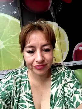 Snapshot of sussy_185 chatting on 12/20/24, 06:02 sussy 185 online show from 12/20/24, 06:02