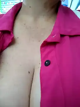 Snapshot of sussy_185 chatting on 02/20/25, 06:24 sussy 185 online show from 02/20/25, 06:24