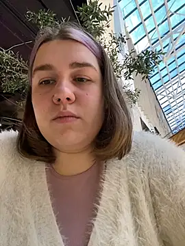Snapshot of SuzieMurray chatting on 01/16/25, 12:20 SuzieMurray online show from 01/16/25, 12:20