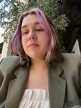 Snapshot of SuzieMurray chatting on 01/22/25, 11:23 SuzieMurray online show from 01/22/25, 11:23