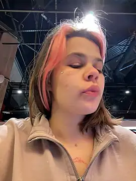 Snapshot of SuzieMurray chatting on 01/29/25, 11:30 SuzieMurray online show from 01/29/25, 11:30