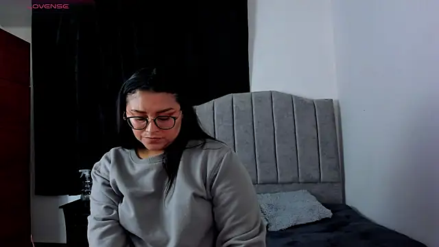 Snapshot of lorymoon chatting on 12/19/24, 07:18 lorymoon online show from 12/19/24, 07:18