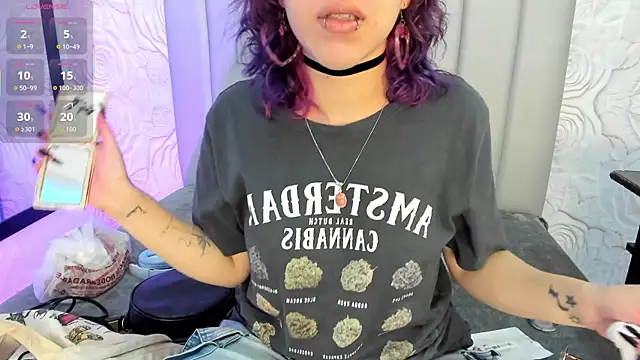 Snapshot of AlexaFoxy18 chatting on 03/04/26, 07:58 AlexaFoxy18 online show from 03/04/26, 07:58