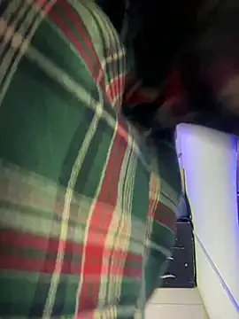 Im Little online show from 01/30/25, 03:22