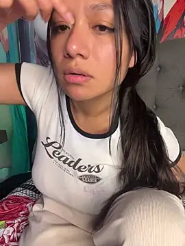 Im Little online show from 11/11/25, 03:39