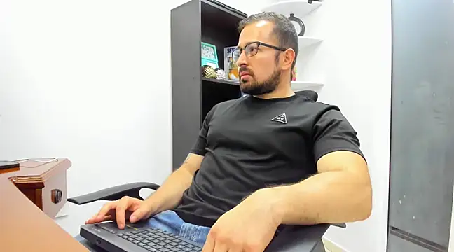 Snapshot of wisdonsenecax chatting on 01/03/25, 01:05 wisdonsenecax online show from 01/03/25, 01:05