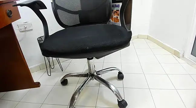 Snapshot of wisdonsenecax chatting on 01/04/25, 01:10 wisdonsenecax online show from 01/04/25, 01:10