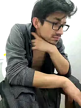 Snapshot of charlesss19 chatting on 02/26/25, 11:09 charlesss19 online show from 02/26/25, 11:09