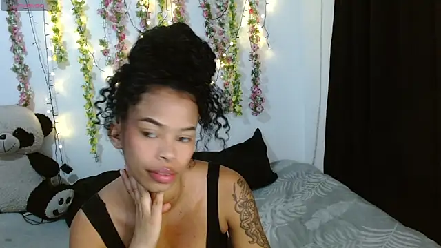 Shenna brunette  online show from 10/04/25, 09:02