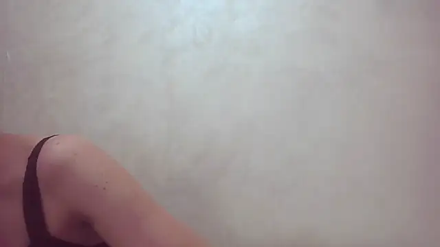 CaitlinaJayne23 online show from 10/12/25, 04:00