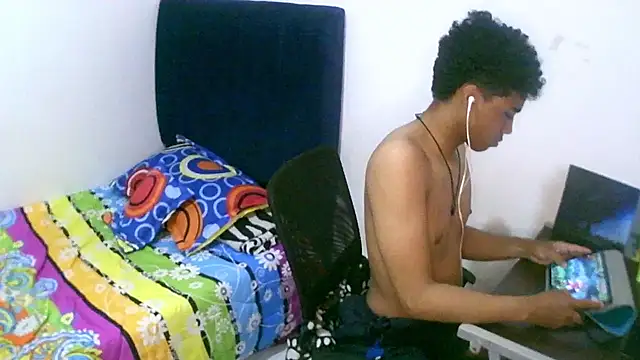 Snapshot of sexy_diamante_ chatting on 09/14/25, 08:19 sexy diamante online show from 09/14/25, 08:19