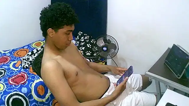 Snapshot of sexy_diamante_ chatting on 09/21/25, 10:22 sexy diamante online show from 09/21/25, 10:22