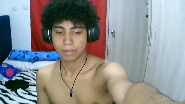 Snapshot of sexy_diamante_ chatting on 01/10/26, 04:14 sexy diamante online show from 01/10/26, 04:14