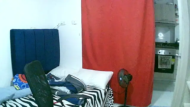 Snapshot of sexy_diamante_ chatting on 01/13/26, 01:11 sexy diamante online show from 01/13/26, 01:11