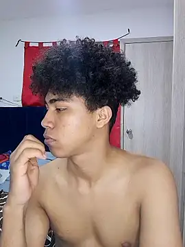 Snapshot of sexy_diamante_ chatting on 01/17/26, 02:38 sexy diamante online show from 01/17/26, 02:38